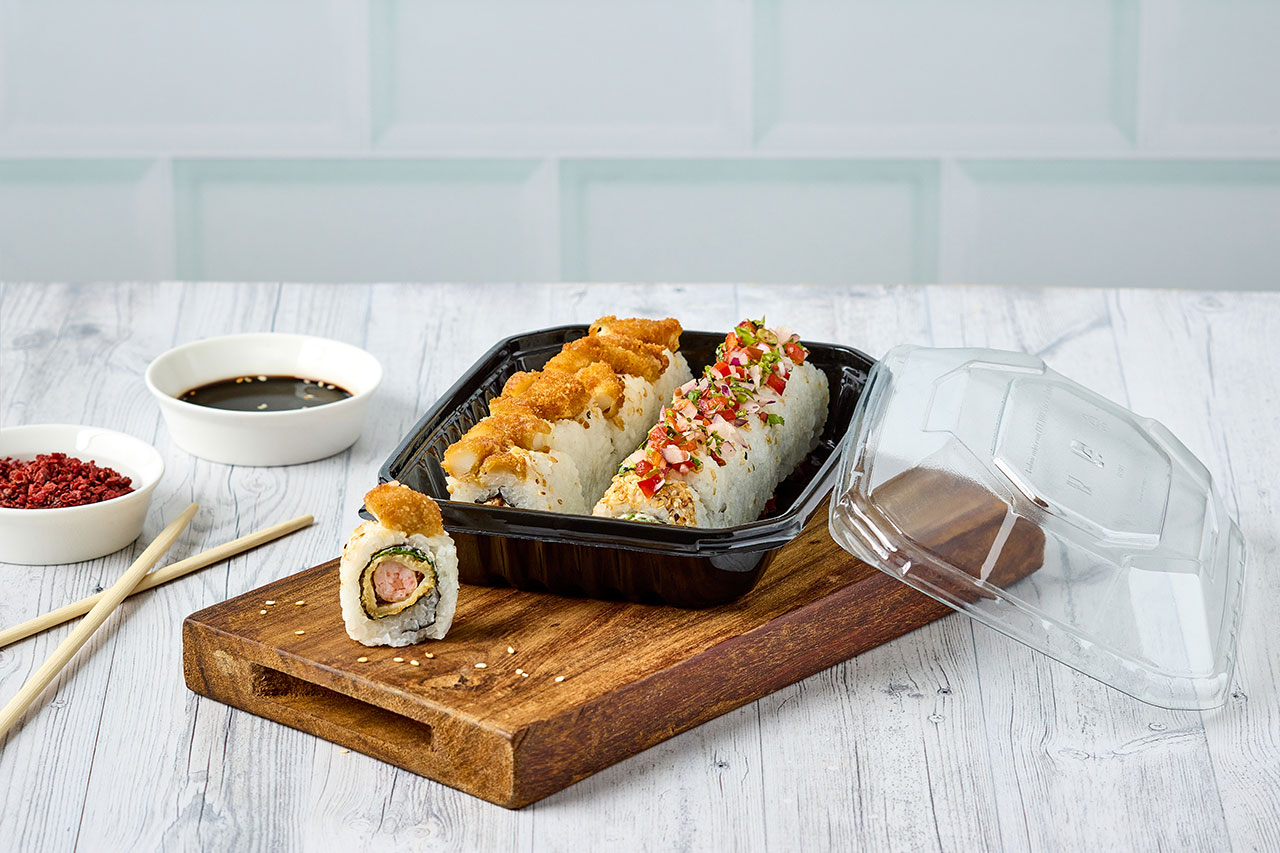 Empaque plástico con comida dentro